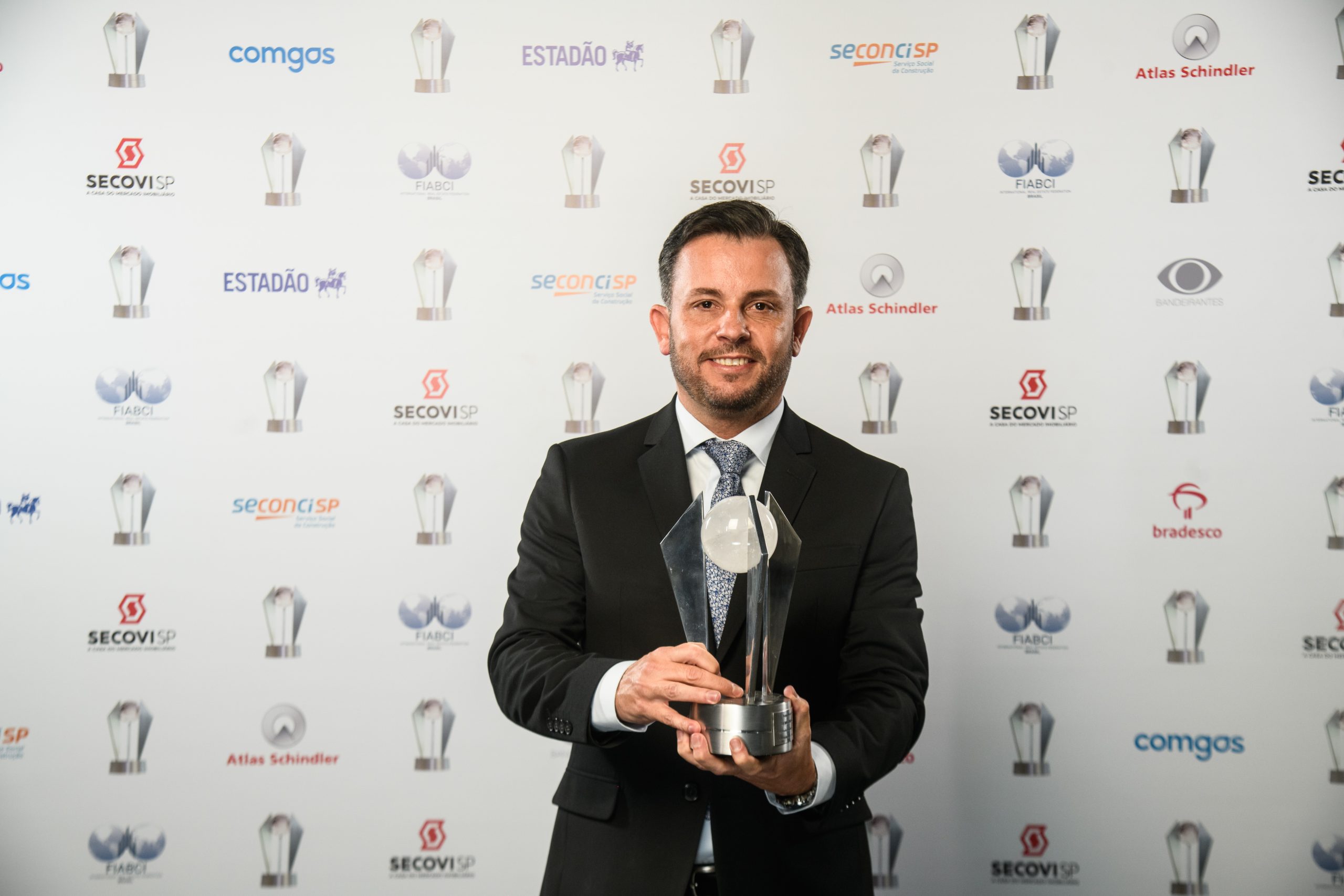 Troféu do Prêmio Master Imobiliário 2026 conquistado pela FGR